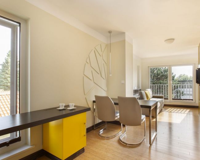 Studio-Apartment mit Balkon